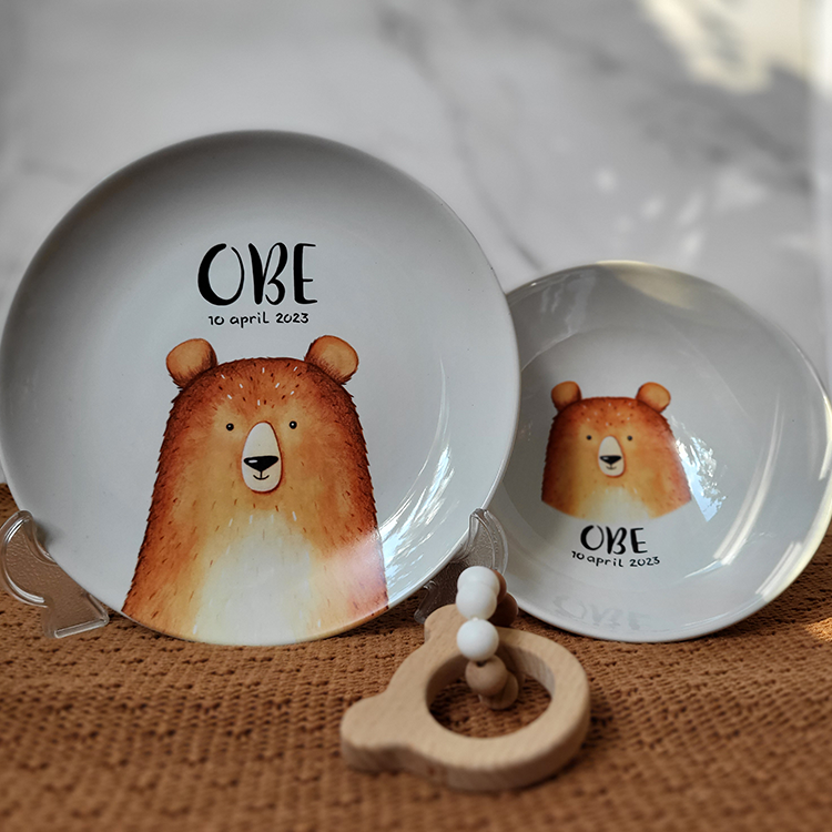 Handbeschilderd en gepersonaliseerd servies met beer